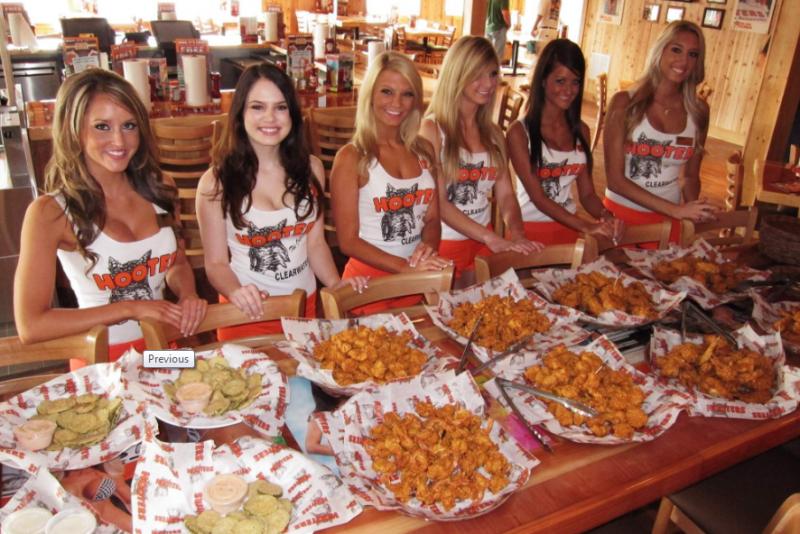 hooters girls
